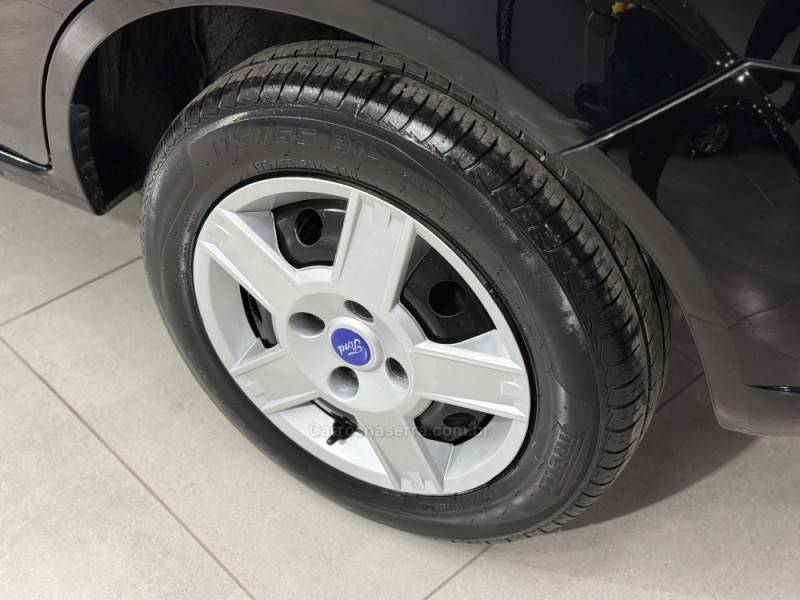 FORD - FIESTA - 2010/2010 - Preta - R$ 27.990,00