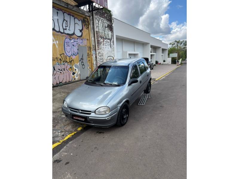 CHEVROLET - CORSA - 1997/1997 - Cinza - R$ 11.990,00