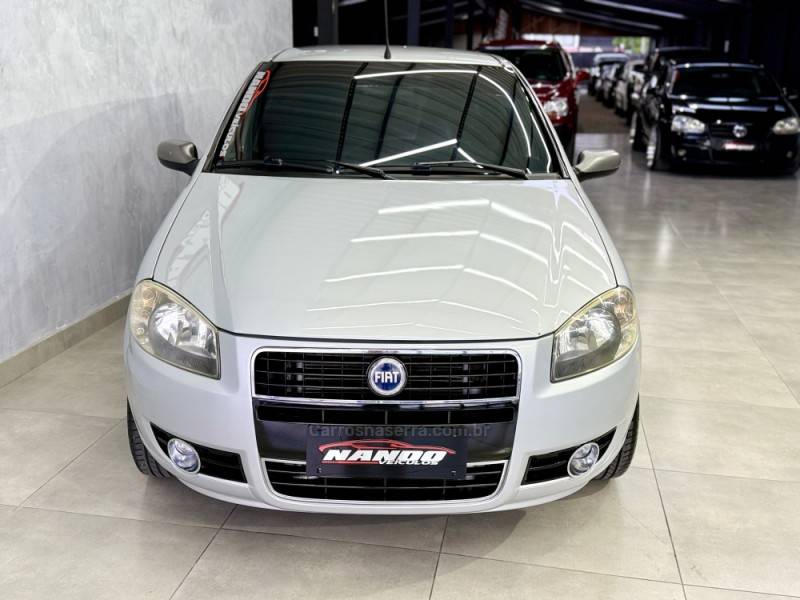 FIAT - PALIO - 2008/2008 - Prata - R$ 31.990,00