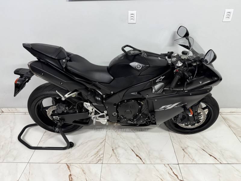 YAMAHA - YZF - 2010/2010 - Preta - R$ 39.990,00