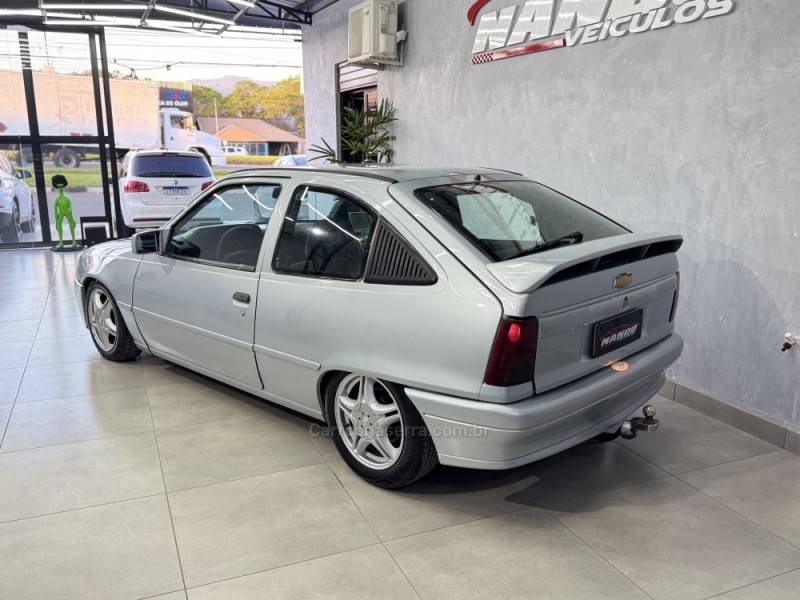 CHEVROLET - KADETT - 1998/1998 - Prata - R$ 19.990,00