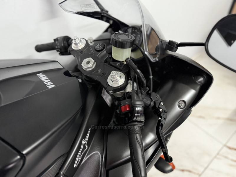 YAMAHA - YZF - 2010/2010 - Preta - R$ 39.990,00