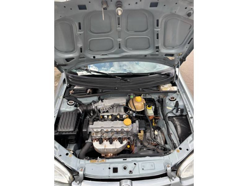 CHEVROLET - CORSA - 1997/1997 - Cinza - R$ 11.990,00