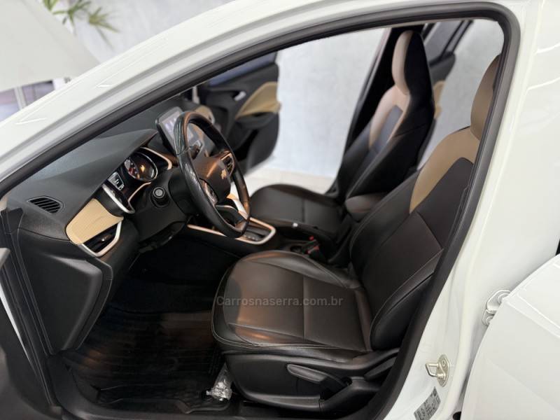 CHEVROLET - ONIX - 2023/2023 - Branca - R$ 93.990,00