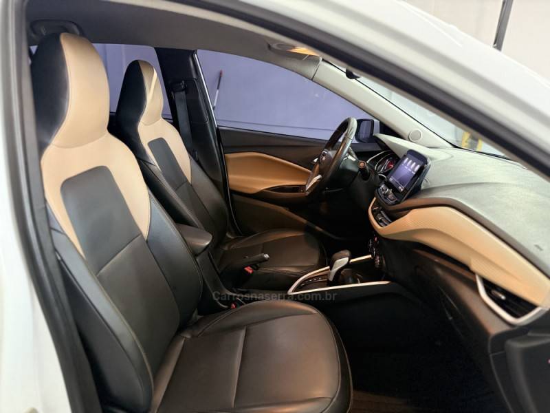 CHEVROLET - ONIX - 2023/2023 - Branca - R$ 93.990,00