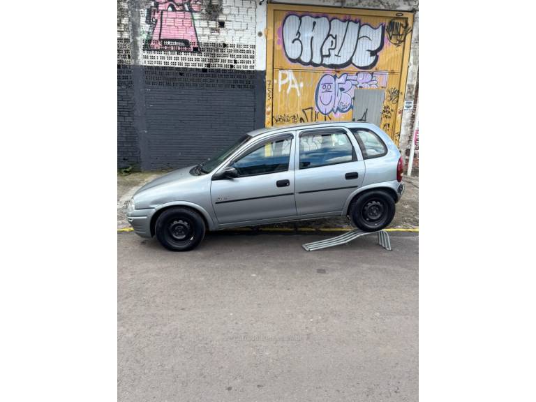 CHEVROLET - CORSA - 1997/1997 - Cinza - R$ 11.990,00