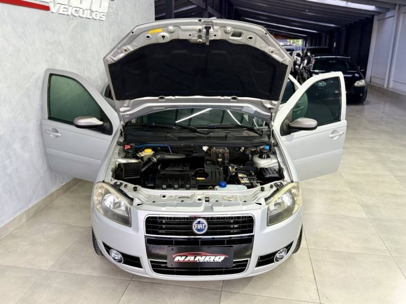 FIAT - PALIO - 2008/2008 - Prata - R$ 31.990,00