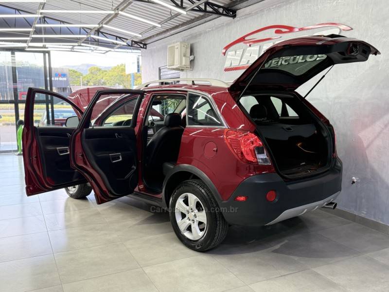 CHEVROLET - CAPTIVA - 2013/2013 - Vermelha - R$ 52.990,00