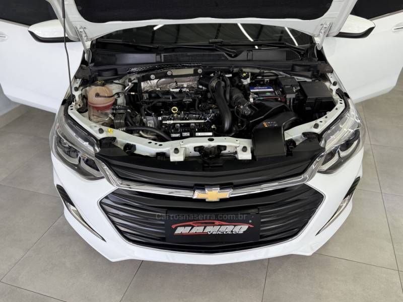 CHEVROLET - ONIX - 2023/2023 - Branca - R$ 93.990,00