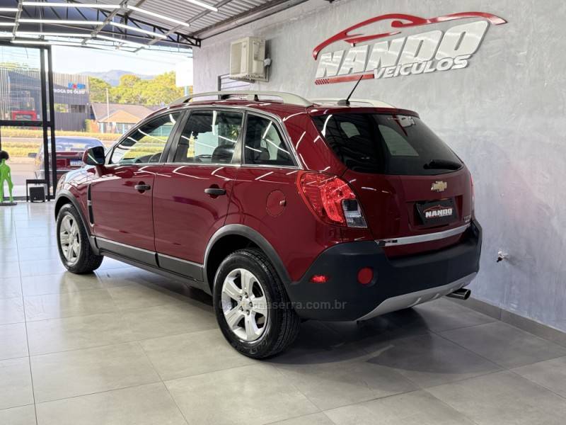 CHEVROLET - CAPTIVA - 2013/2013 - Vermelha - R$ 52.990,00