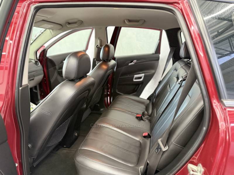 CHEVROLET - CAPTIVA - 2013/2013 - Vermelha - R$ 52.990,00