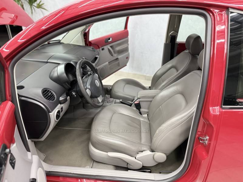 VOLKSWAGEN - NEW BEETLE - 2009/2009 - Vermelha - R$ 59.990,00
