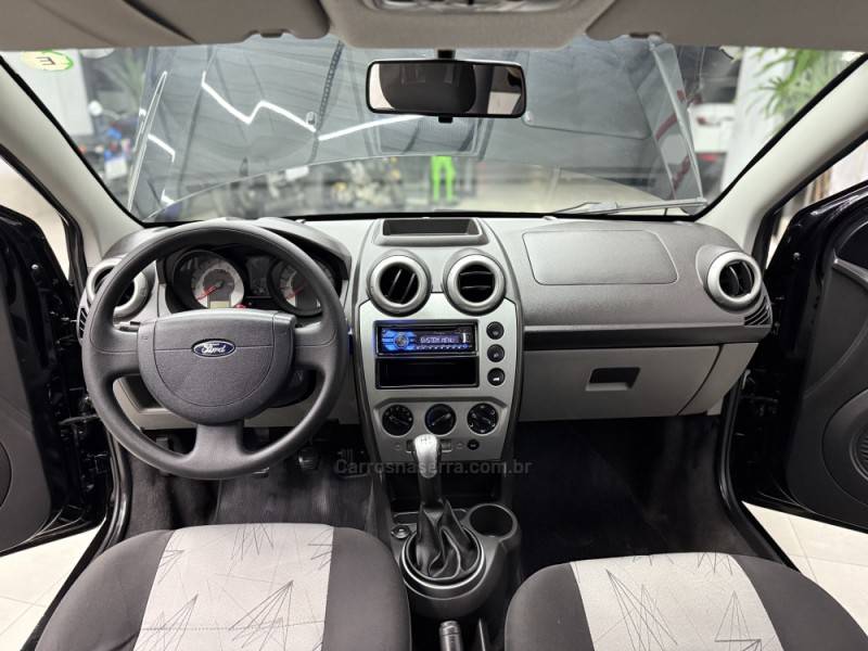 FORD - FIESTA - 2010/2010 - Preta - R$ 27.990,00