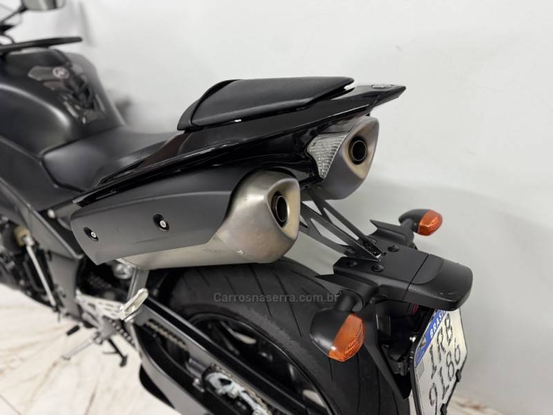 YAMAHA - YZF - 2010/2010 - Preta - R$ 39.990,00