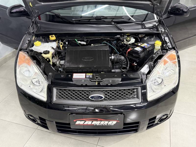 FORD - FIESTA - 2010/2010 - Preta - R$ 27.990,00