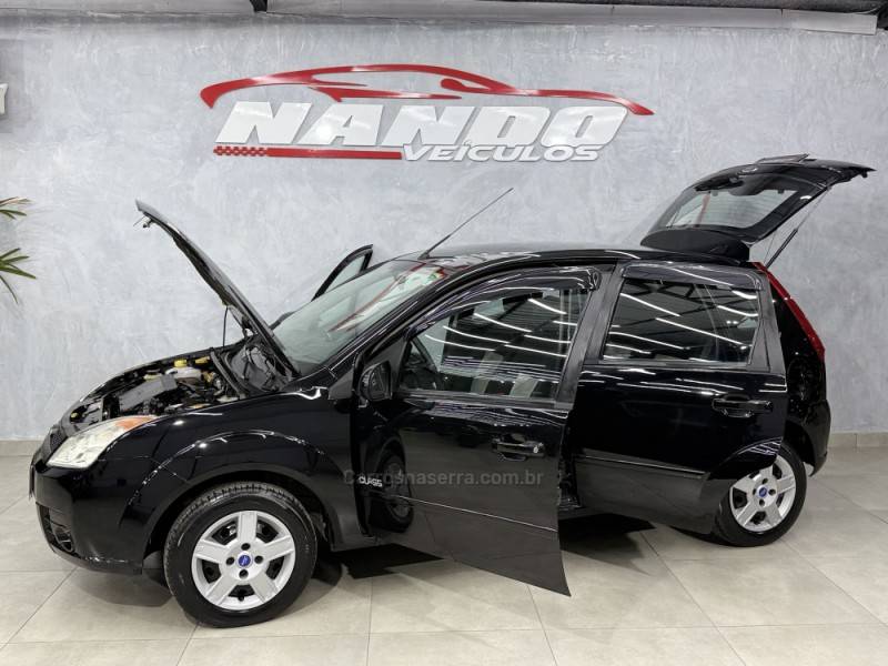 FORD - FIESTA - 2010/2010 - Preta - R$ 27.990,00