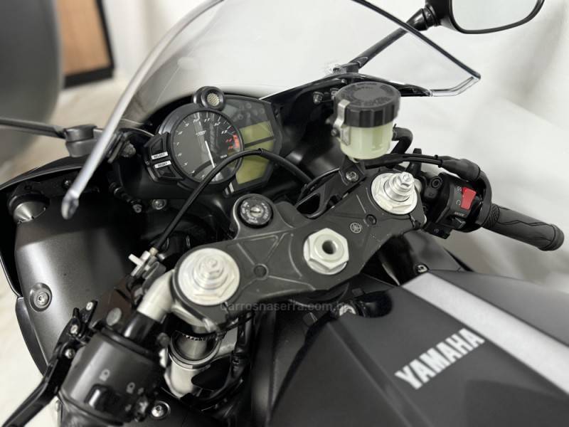 YAMAHA - YZF - 2010/2010 - Preta - R$ 39.990,00