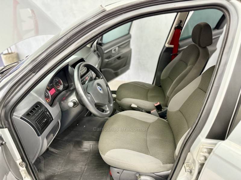 FIAT - PALIO - 2008/2008 - Prata - R$ 31.990,00