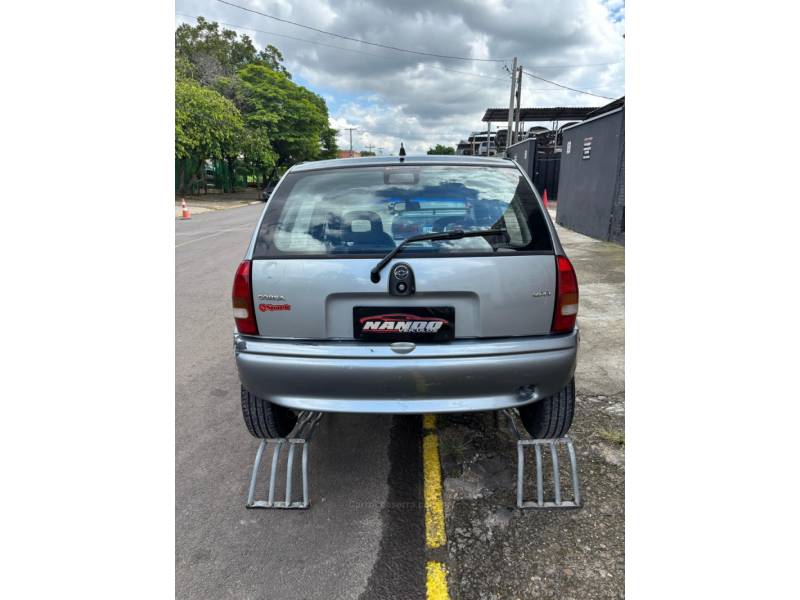 CHEVROLET - CORSA - 1997/1997 - Cinza - R$ 11.990,00