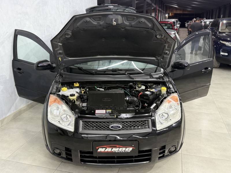 FORD - FIESTA - 2010/2010 - Preta - R$ 27.990,00